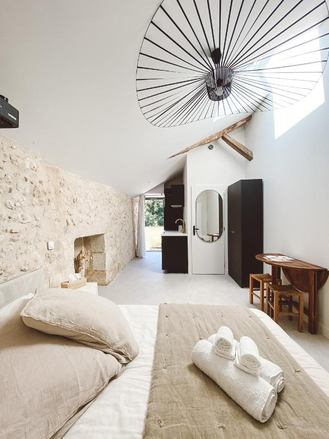 La Parenthese, Joli Studio Avec Terrasse Valeuil Dış mekan fotoğraf