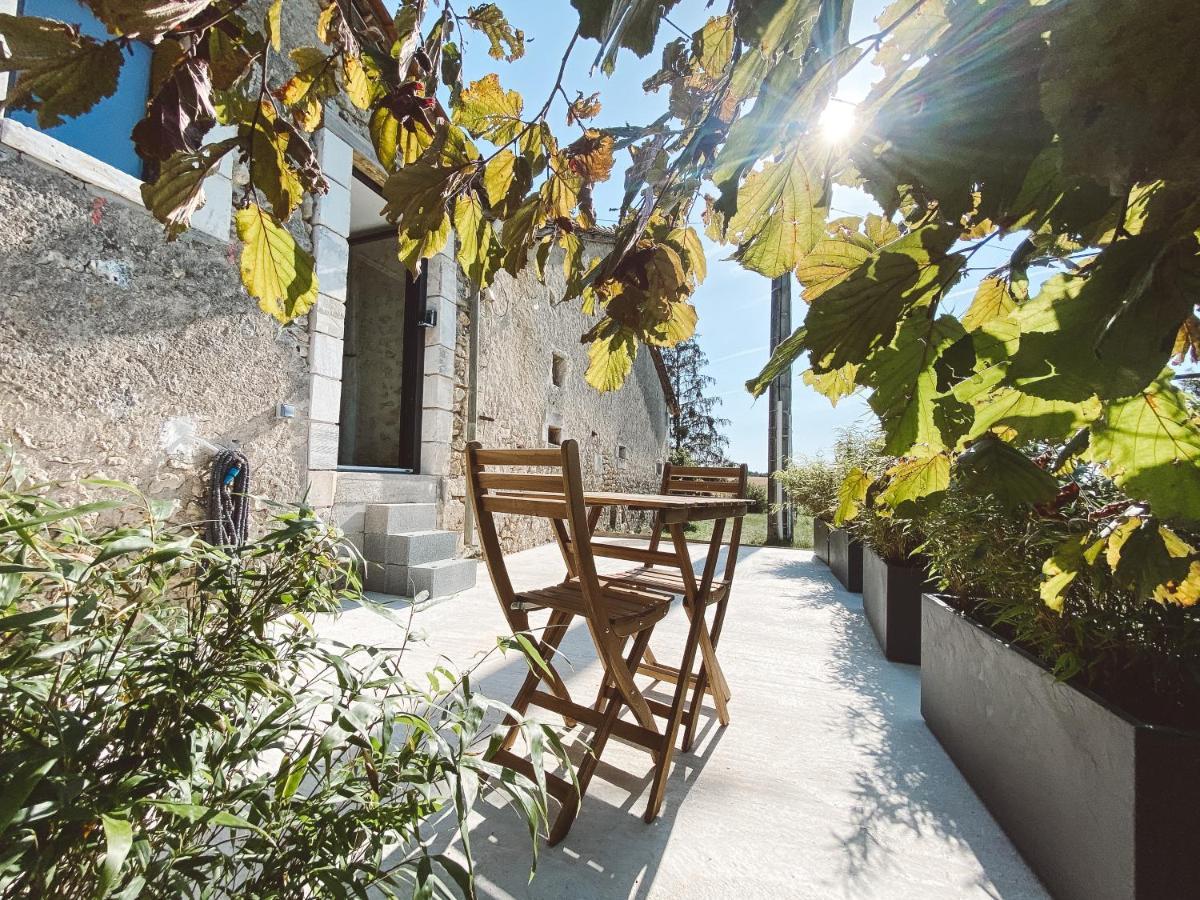 La Parenthese, Joli Studio Avec Terrasse Valeuil Dış mekan fotoğraf