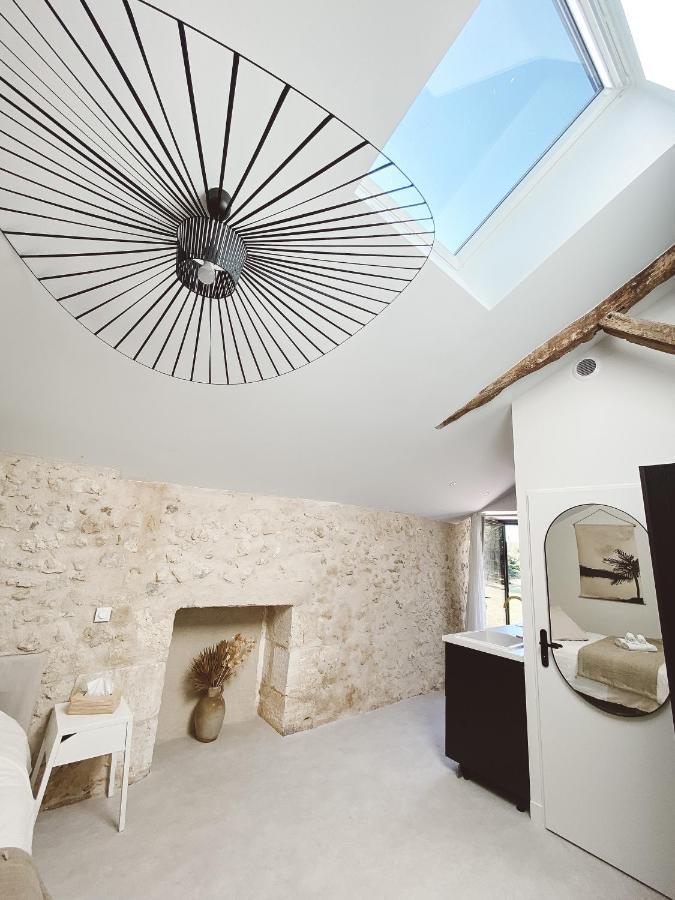 La Parenthese, Joli Studio Avec Terrasse Valeuil Dış mekan fotoğraf